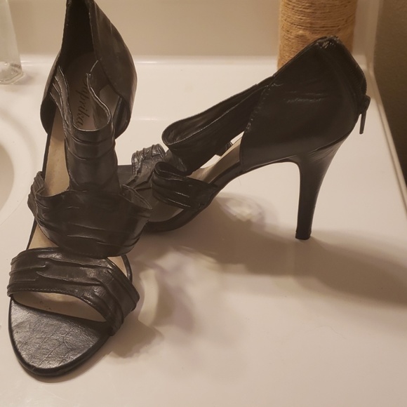 Size 10 Paprika Heels - Picture 2 of 2